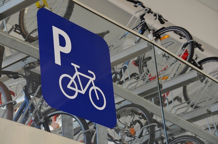 Start des neuen Förderaufrufs für Fahrradparkhäuser an Bahnhöfen