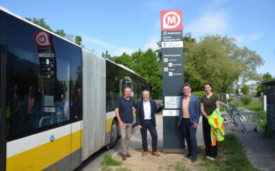 Erste Informationsstelen für VBB-Mobilstation in Ludwigsfelde